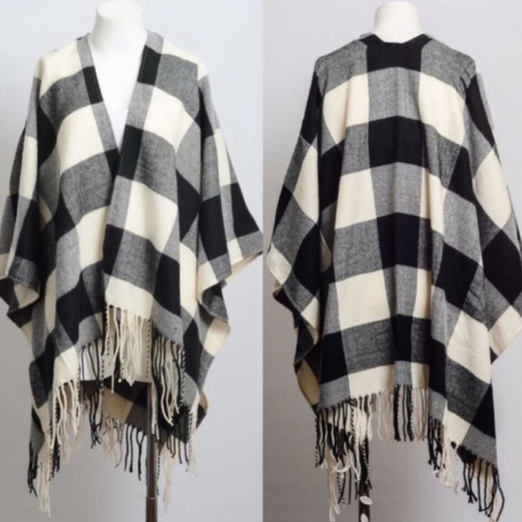 Poncho - Picture 3 of 3